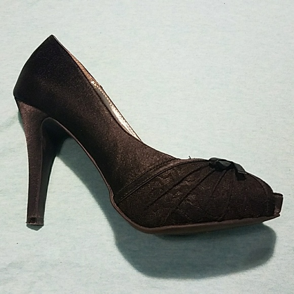 Black Satin and Lace Stilettos - Picture 3 of 7